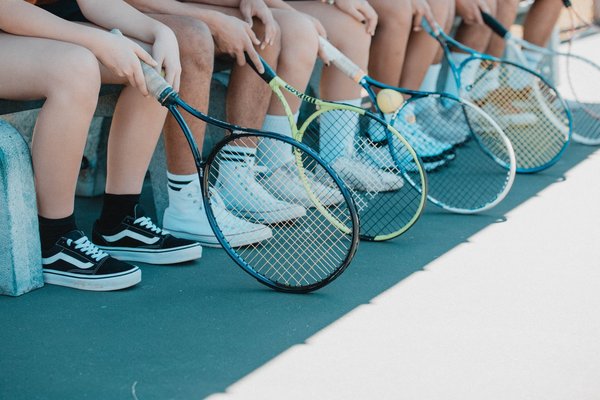 Quels sont les bienfaits des sports de raquette pour la santé et le bien-être ?